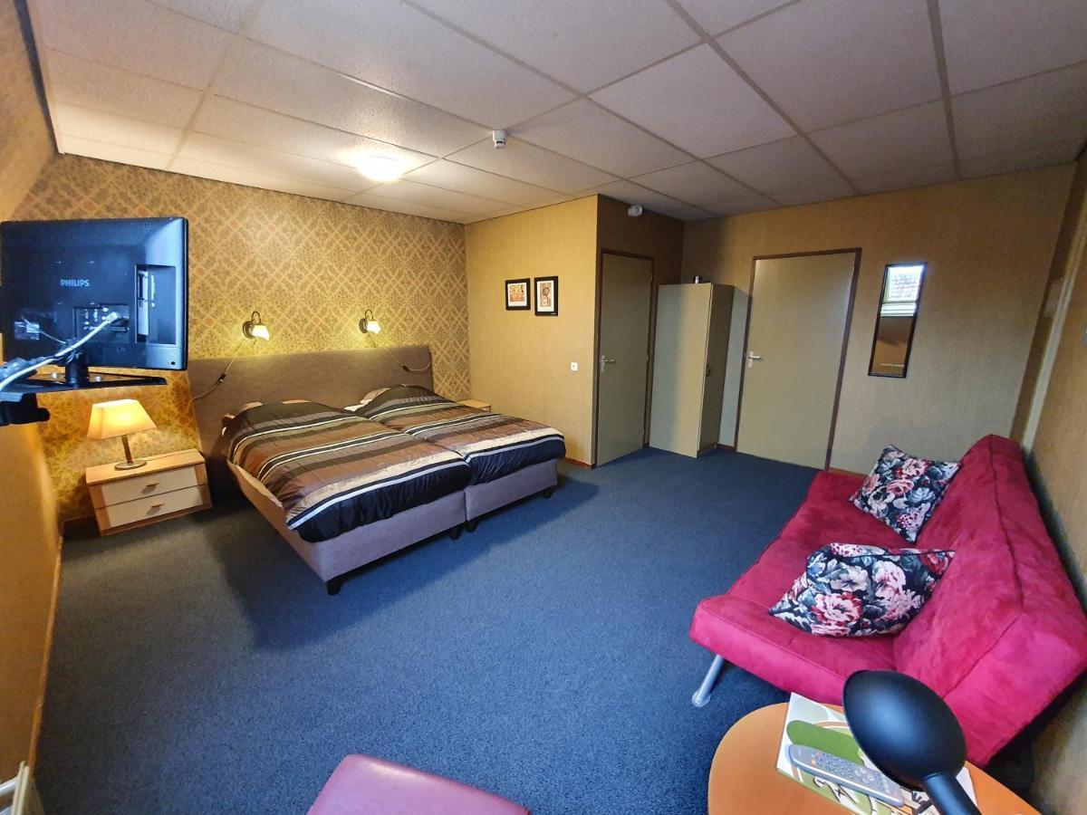 Hotel Restaurant 'T Heerenlogement Harlingen Exterior photo