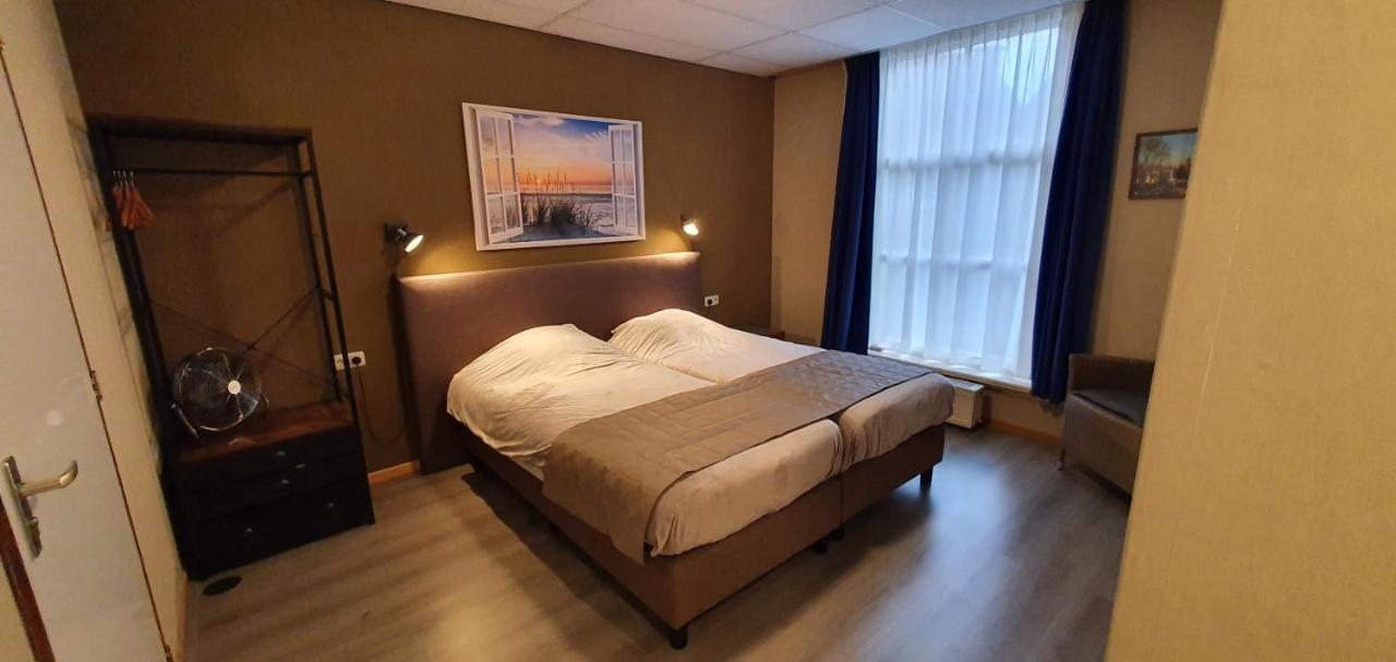 Hotel Restaurant 'T Heerenlogement Harlingen Exterior photo